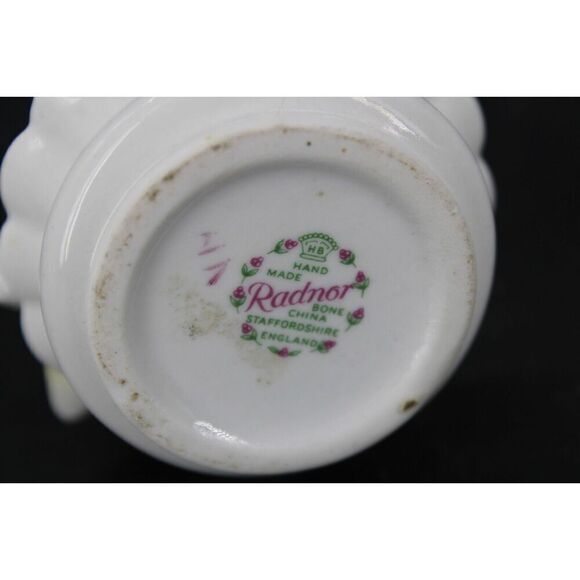 Vintage Radnor Bone China White Floral Bouquet Figurine READ - Picture 10 of 10